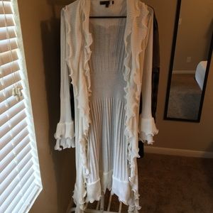Sioni white body length sweater